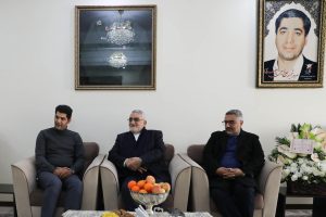 202A8905 دیدار علاءالدین بروجردی با خانواده شهید پورجعفری یار دیرین حاج قاسم دیدار علاءالدین بروجردی با خانواده شهید پورجعفری یار دیرین حاج قاسم
