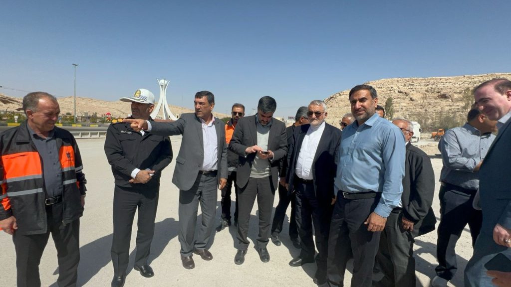 14031203 AkbariS Khoor 01 سفر معاون محترم وزیر راه و شهرسازی همراه با علاءالدین بروجردی به لارستان بزرگ | روز اول سفر معاون محترم وزیر راه و شهرسازی همراه با علاءالدین بروجردی به لارستان بزرگ | روز اول