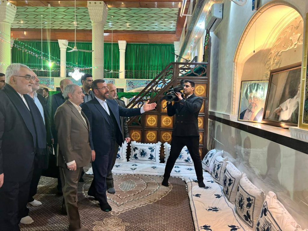 IMG 20250205 WA0060 سفر وزیر آموزش و پرورش همراه با علاءالدین بروجردی به لارستان بزرگ | روز اول سفر وزیر آموزش و پرورش همراه با علاءالدین بروجردی به لارستان بزرگ | روز اول
