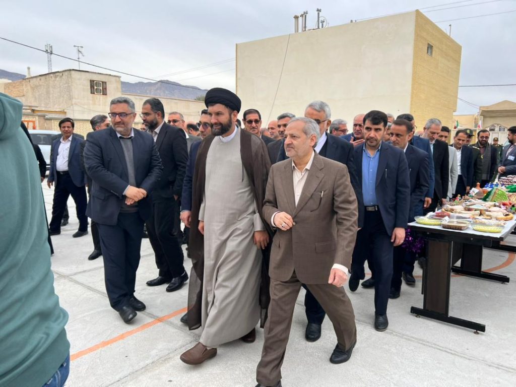 WhatsApp Image 2025 02 06 at 08.51.46 6e8afdaa سفر وزیر آموزش و پرورش همراه با علاءالدین بروجردی به لارستان بزرگ | روز دوم سفر وزیر آموزش و پرورش همراه با علاءالدین بروجردی به لارستان بزرگ | روز دوم