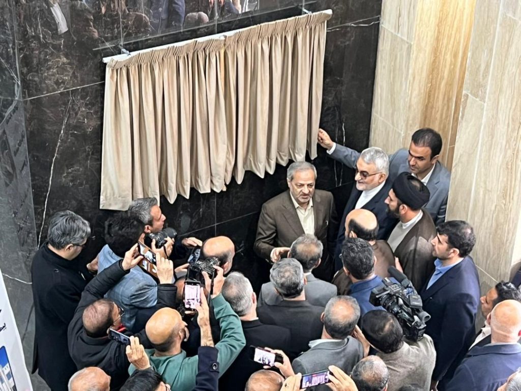 WhatsApp Image 2025 02 06 at 10.05.37 0f38c91f سفر وزیر آموزش و پرورش همراه با علاءالدین بروجردی به لارستان بزرگ | روز دوم سفر وزیر آموزش و پرورش همراه با علاءالدین بروجردی به لارستان بزرگ | روز دوم