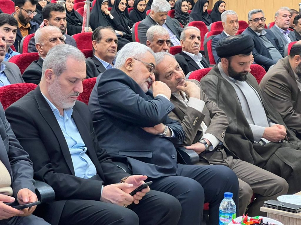 WhatsApp Image 2025 02 06 at 10.05.46 2d2e980b سفر وزیر آموزش و پرورش همراه با علاءالدین بروجردی به لارستان بزرگ | روز دوم سفر وزیر آموزش و پرورش همراه با علاءالدین بروجردی به لارستان بزرگ | روز دوم