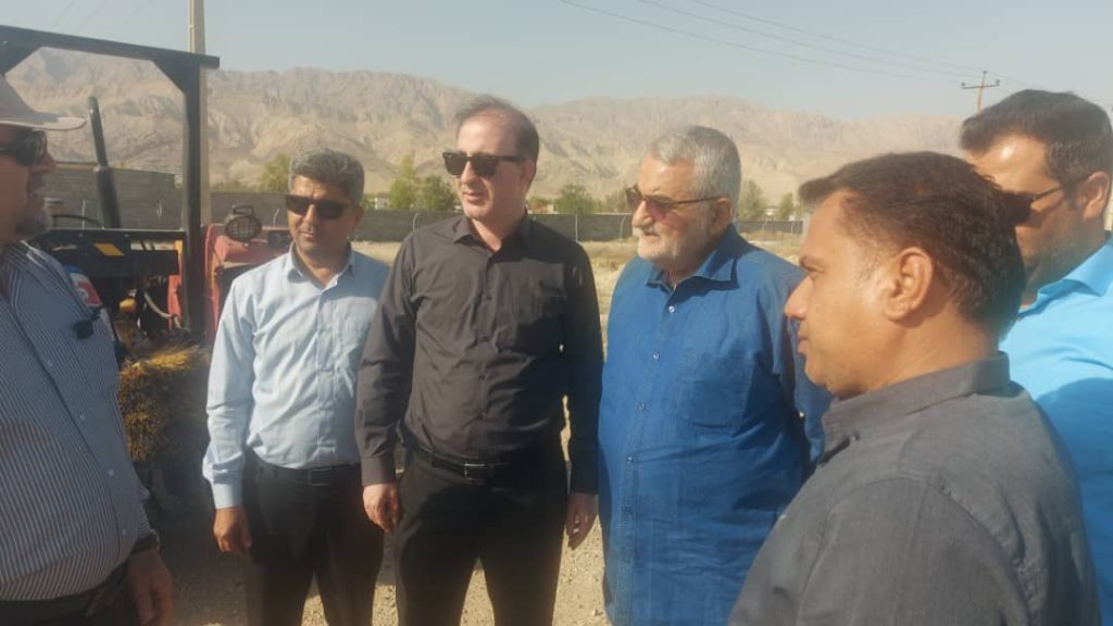 14040313 Lar Bandarabbas 01 پیگیری میدانی مصوبات سفر معاونان وزیر راه توسط علاءالدین بروجردی پیگیری میدانی مصوبات سفر معاونان وزیر راه توسط علاءالدین بروجردی
