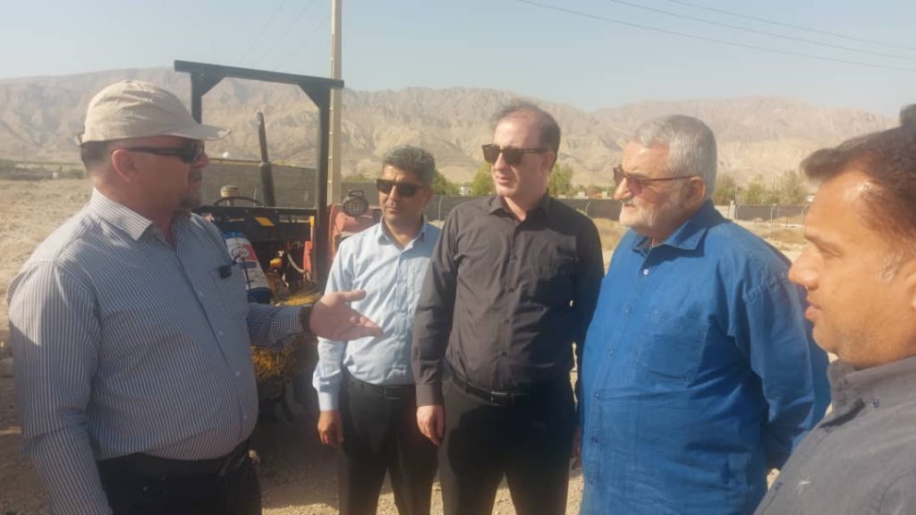 14040313 Lar Bandarabbas 04 پیگیری میدانی مصوبات سفر معاونان وزیر راه توسط علاءالدین بروجردی پیگیری میدانی مصوبات سفر معاونان وزیر راه توسط علاءالدین بروجردی