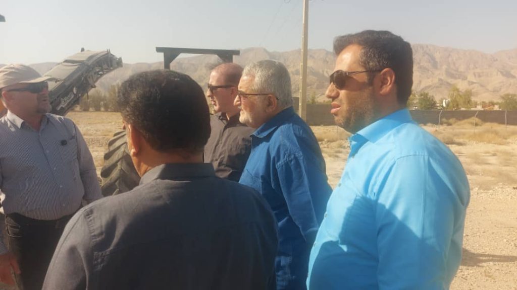 14040313 Lar Bandarabbas 06 پیگیری میدانی مصوبات سفر معاونان وزیر راه توسط علاءالدین بروجردی پیگیری میدانی مصوبات سفر معاونان وزیر راه توسط علاءالدین بروجردی