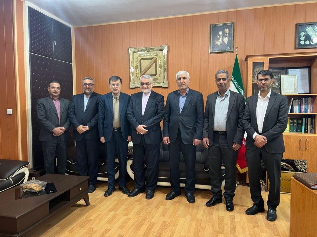 14040724 Gomrok 03 با پیگیری بروجردی؛ رفع موانع ارزی و ثبت سفارش ماشینآلات کارخانه تولید دستکشهای صنعتی و بیمارستانی لارستان با پیگیری علاءالدین بروجردی: رفع موانع ارزی و ثبت سفارش ماشینآلات کارخانه تولید دستکشهای صنعتی و بیمارستانی لارستان