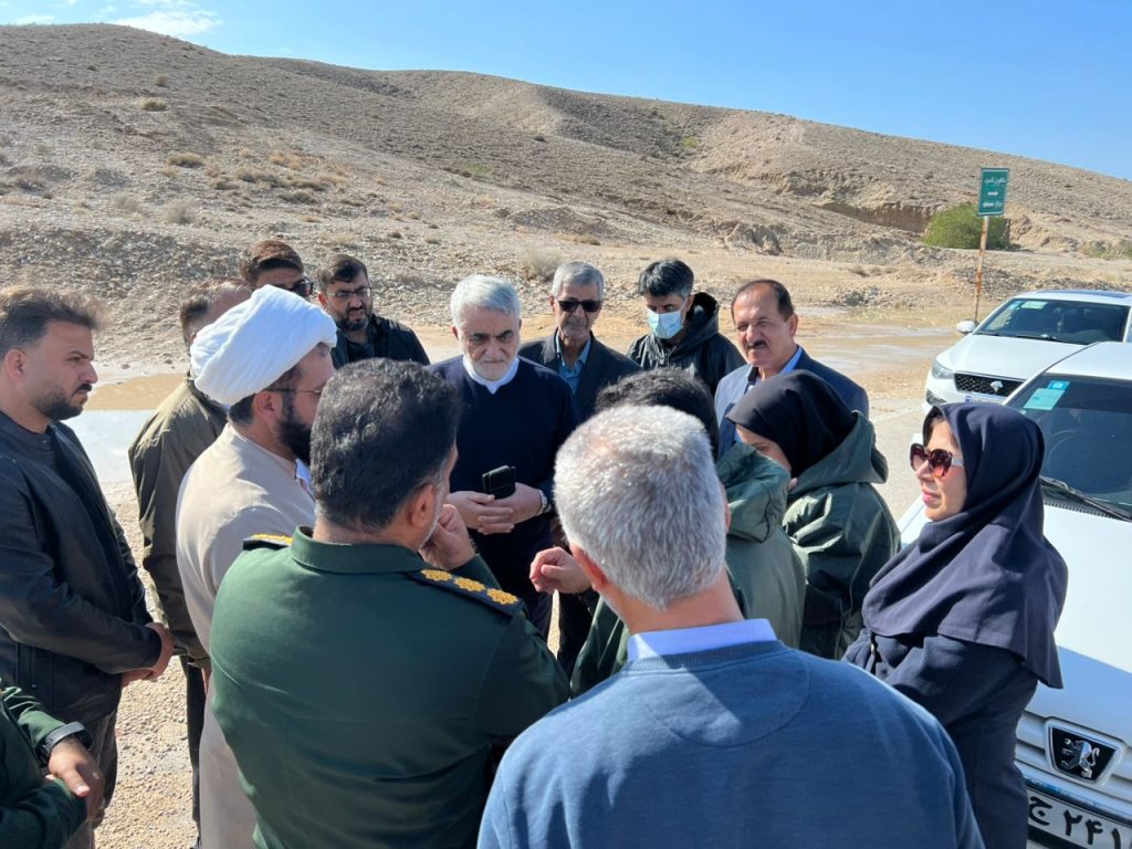 14040926 BeyramSeyl 01Voroud 02 بازدید فوری بروجردی از مناطق سیلزده بیرم و دستور تجهیز فوری هلالاحمر بازدید فوری بروجردی از مناطق سیلزده بیرم و دستور تجهیز فوری هلالاحمر
