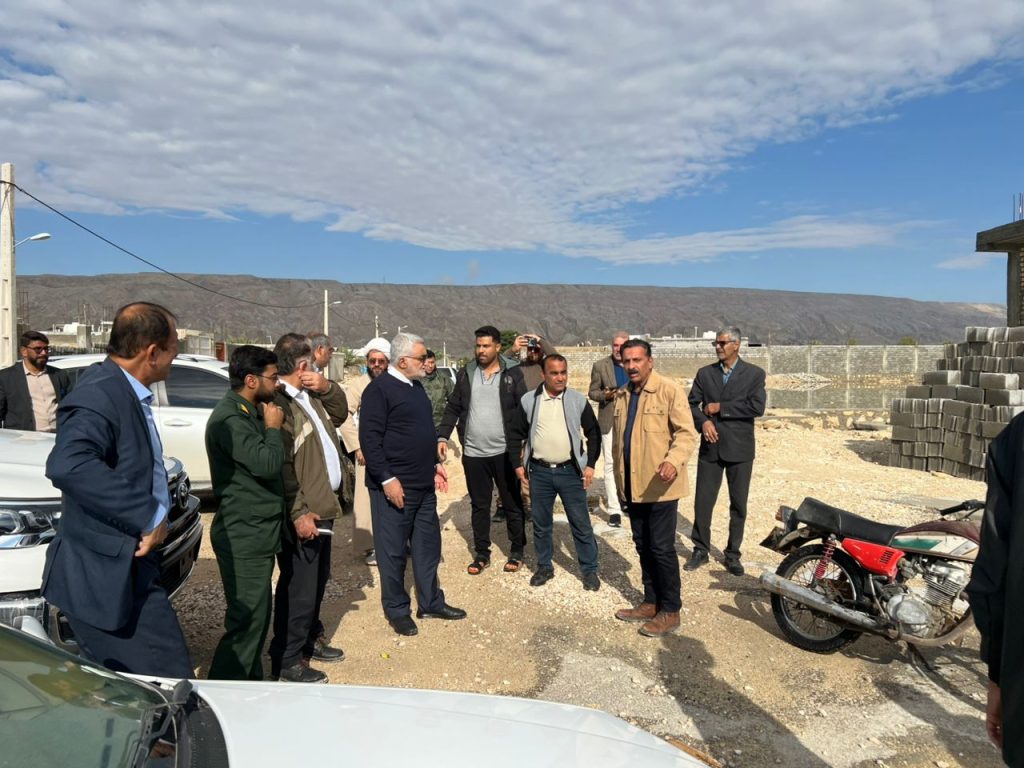 14040926 BeyramSeyl 03KSajad 02 بازدید فوری بروجردی از مناطق سیلزده بیرم و دستور تجهیز فوری هلالاحمر بازدید فوری بروجردی از مناطق سیلزده بیرم و دستور تجهیز فوری هلالاحمر