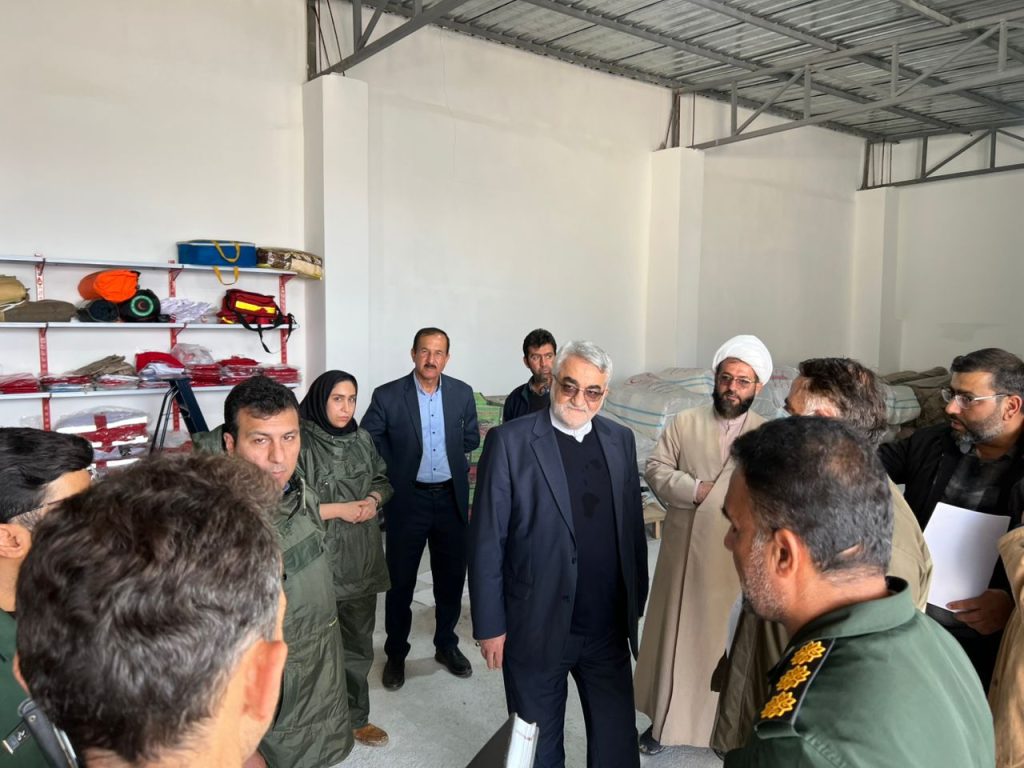 14040926 BeyramSeyl 05HAhmar 07 بازدید فوری بروجردی از مناطق سیلزده بیرم و دستور تجهیز فوری هلالاحمر بازدید فوری بروجردی از مناطق سیلزده بیرم و دستور تجهیز فوری هلالاحمر