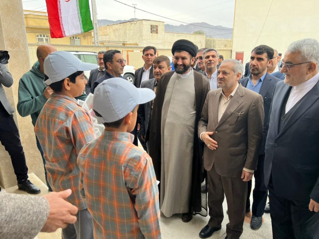 WhatsApp Image 2025 02 06 at 08.51.44 aadf18b8 سفر وزیر آموزش و پرورش همراه با علاءالدین بروجردی به لارستان بزرگ | روز دوم سفر وزیر آموزش و پرورش همراه با علاءالدین بروجردی به لارستان بزرگ | روز دوم