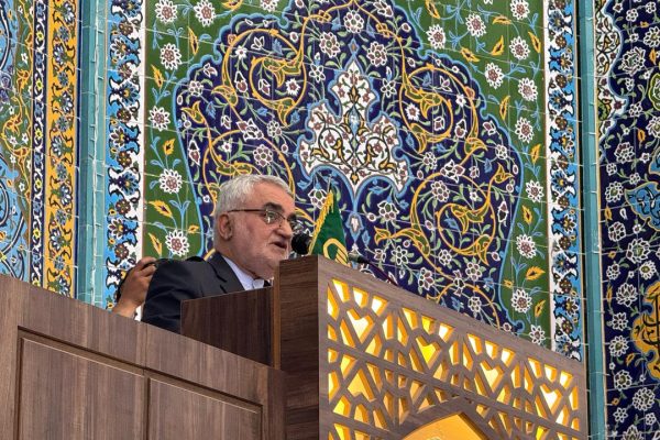 بروجردی در نماز جمعه: مقاومت اقتصادی و توسعه زیرساختی اولویت سال جدید است