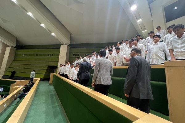 14040202-Majles-01