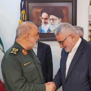 دیدار اعضای کمیسیون امنیت ملی و سیاست خارجی مجلس با فرمانده کل سپاه در مشهد