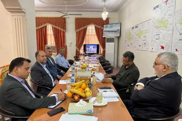 بروجردی در نشست با فرمانداران جنوب فارس بر هماهنگی بیشتر تأکید کرد