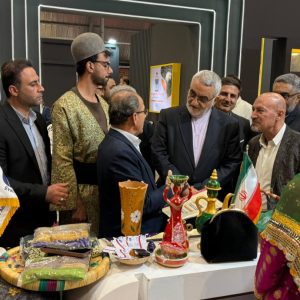 بروجردی از نمایشگاه اکسپو استان فارس 2025 بازدید کرد