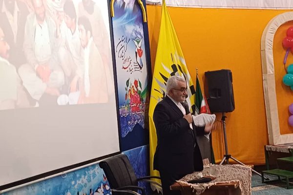 بروجردی در یادواره شهید اسلامپناه: جوانان یمنی آمریکا را به زانو درآوردند/ افتتاح پروژهها در لارستان تا دهه فجر
