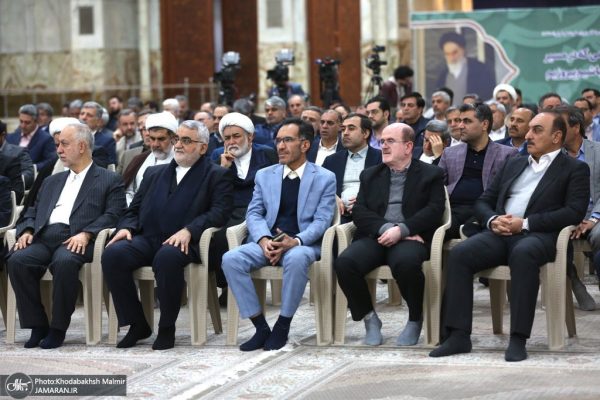تجدید+میثاق+رئیس+و+جمعی+از+نمایندگان+مجلس+شورای+اسلامی+با+آرمان_های+امام+خمینی(س)-2 (1)